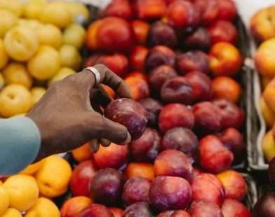 9 Health Benefits of Plums for Overall Health: Amazing Nutritional Facts